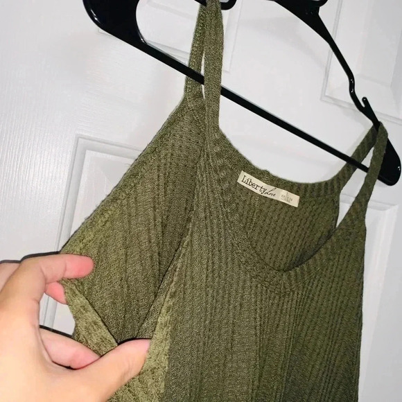 Cold Shoulder Thermal - Picture 3 of 6